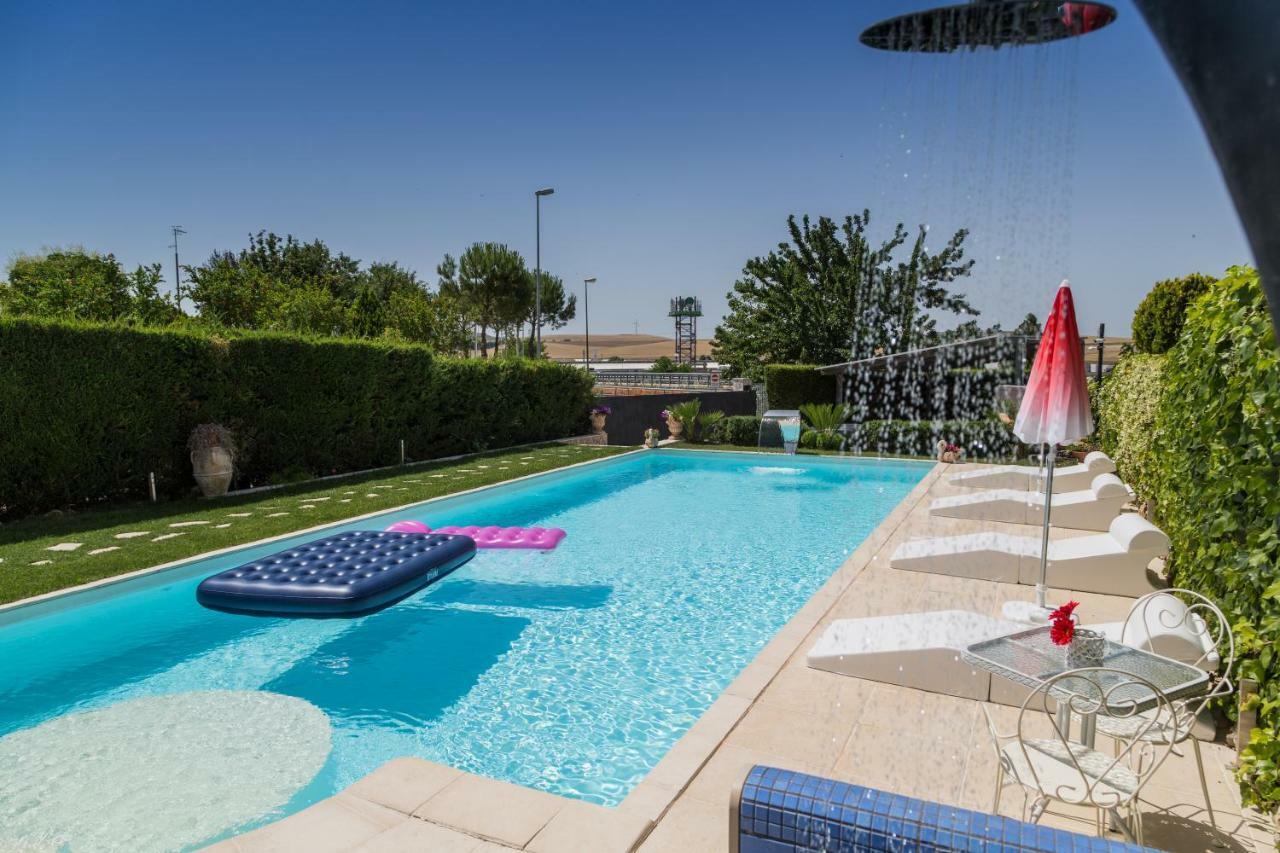 Casa Vacanze Un Tuffo Nel Blu Matera Exterior foto
